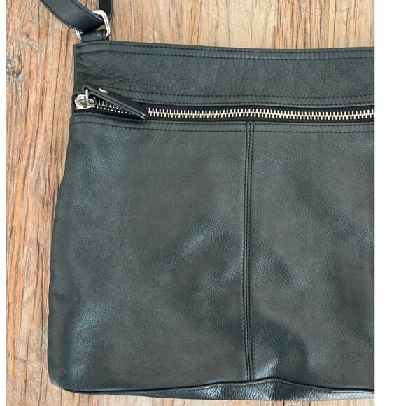 Margot Black Leather Crossbody Shoulder Bag Purse - Picture 2 of 5